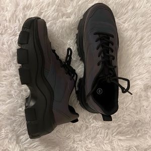 Platform sneakers